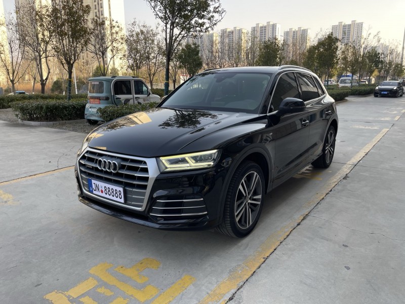 济宁19年奥迪Q57