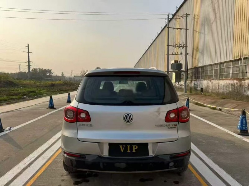 菏泽12年大众途观9