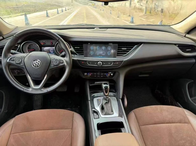 菏泽20年别克君威6