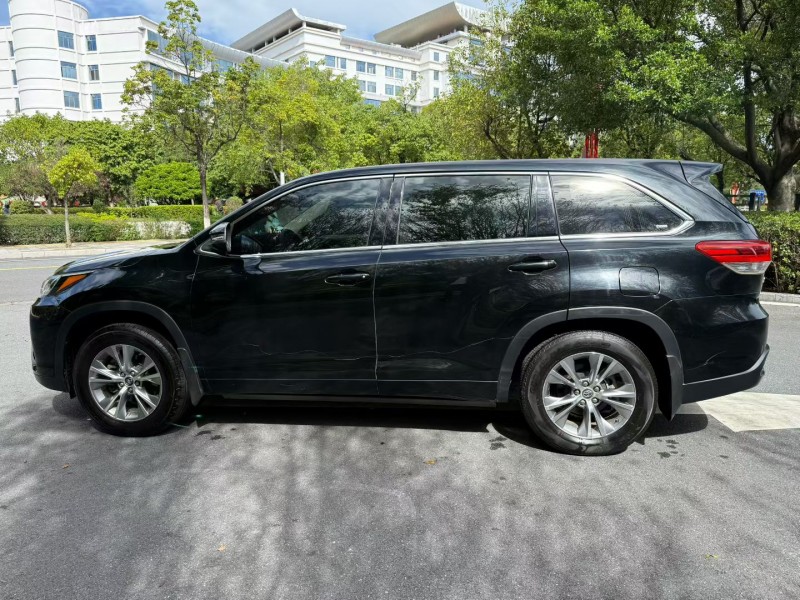 楚雄21年丰田汉兰达7