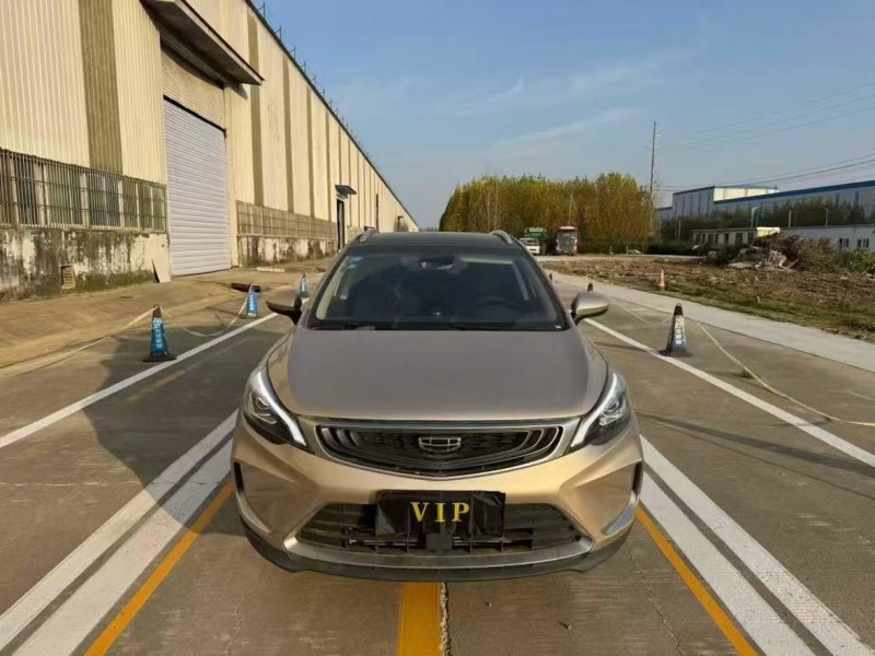 菏泽19年吉利帝豪1