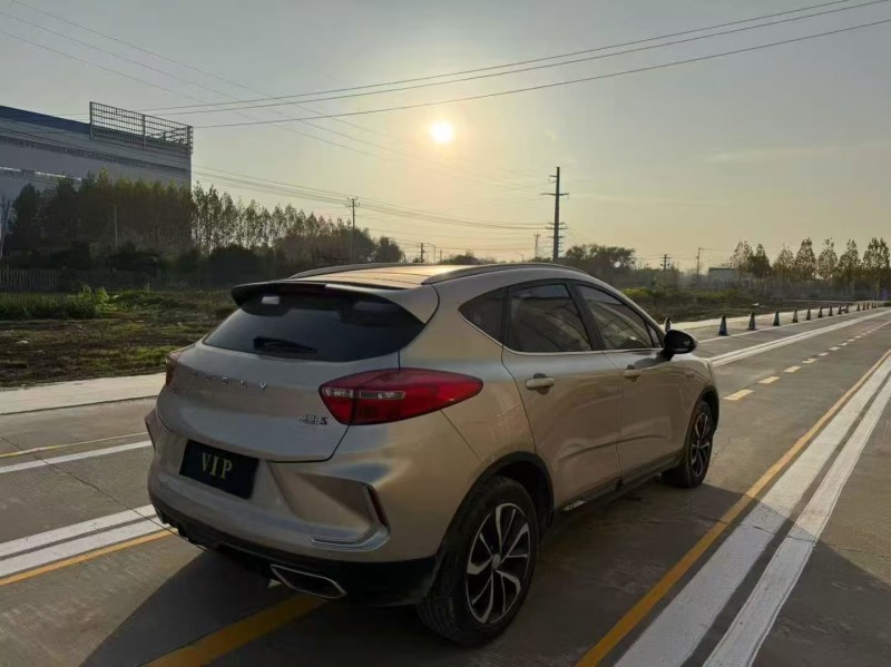 菏泽19年吉利帝豪8