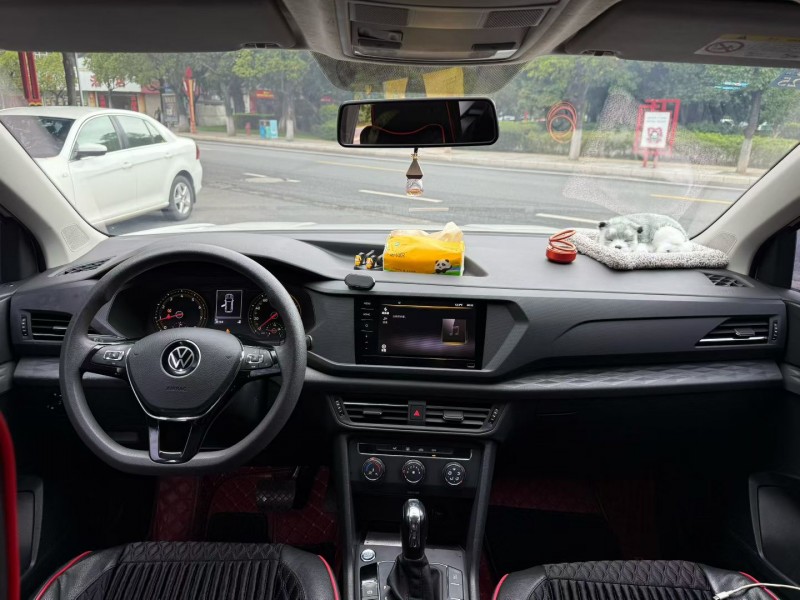 楚雄21年大众途岳8