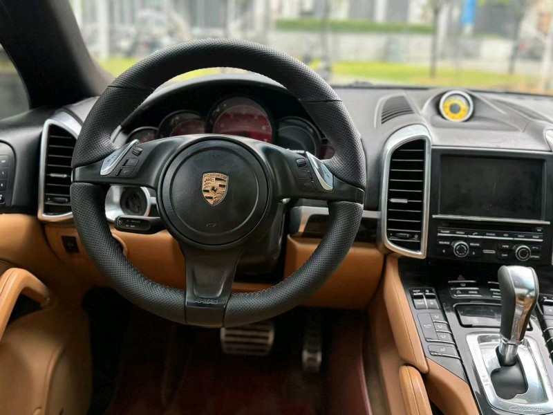 广州13年保时捷卡宴5