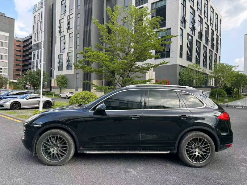 广州13年保时捷卡宴7