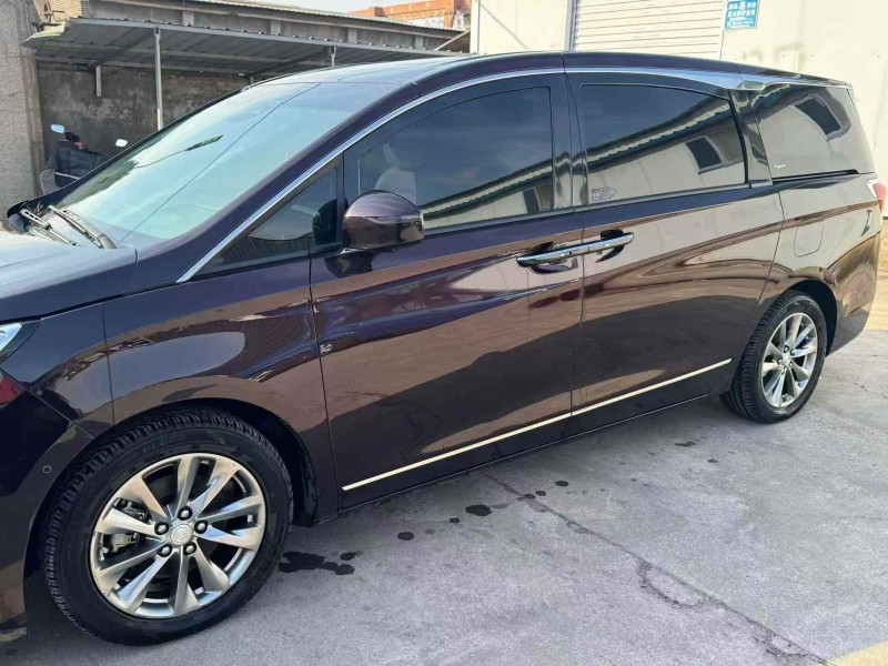 济宁21年别克GL82