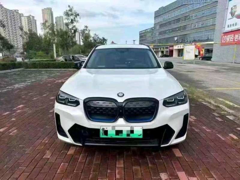 济宁22年宝马IX31