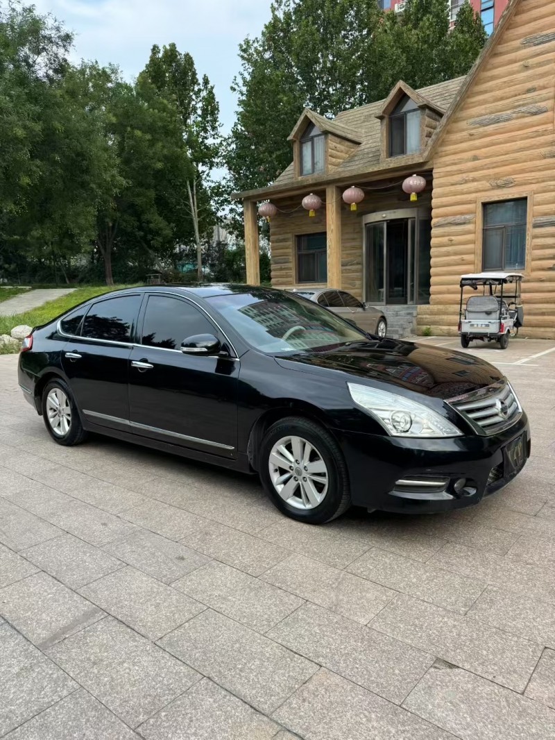 邢台12年日产天籁3