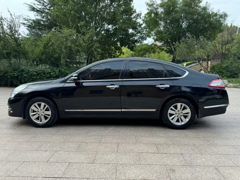 邢台12年日产天籁4