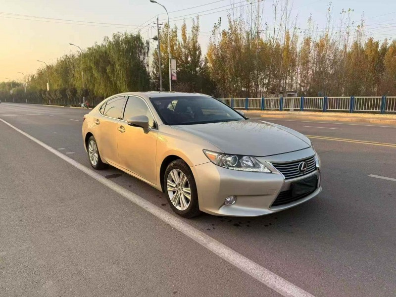 济宁15年雷克萨斯ES2