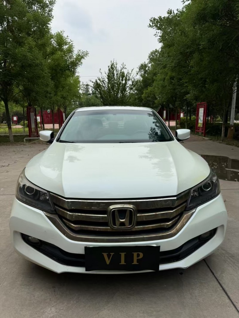 邢台16年本田雅阁1