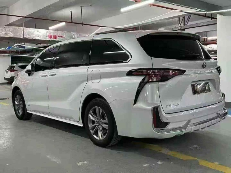 安庆25年丰田塞纳7