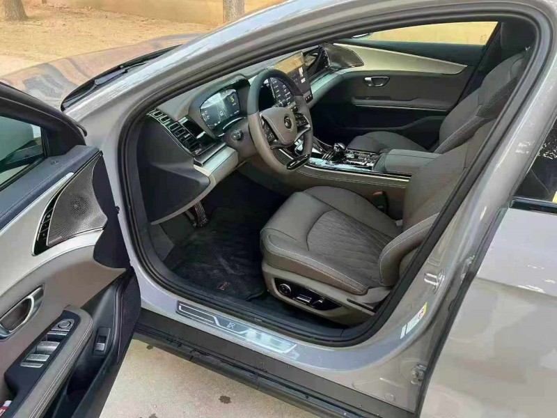 保定25年比亚迪汉6