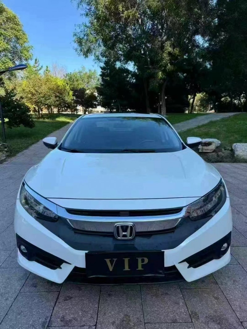 邢台17年本田思域1