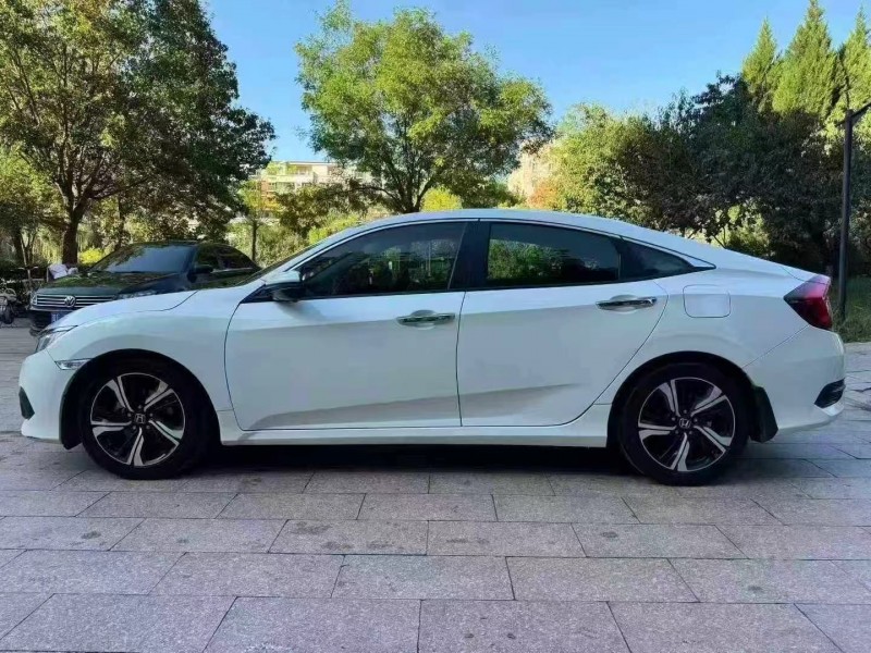 邢台17年本田思域2