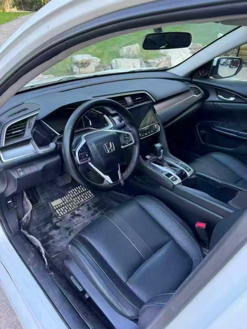 邢台17年本田思域4