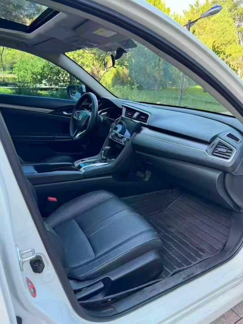 邢台17年本田思域7