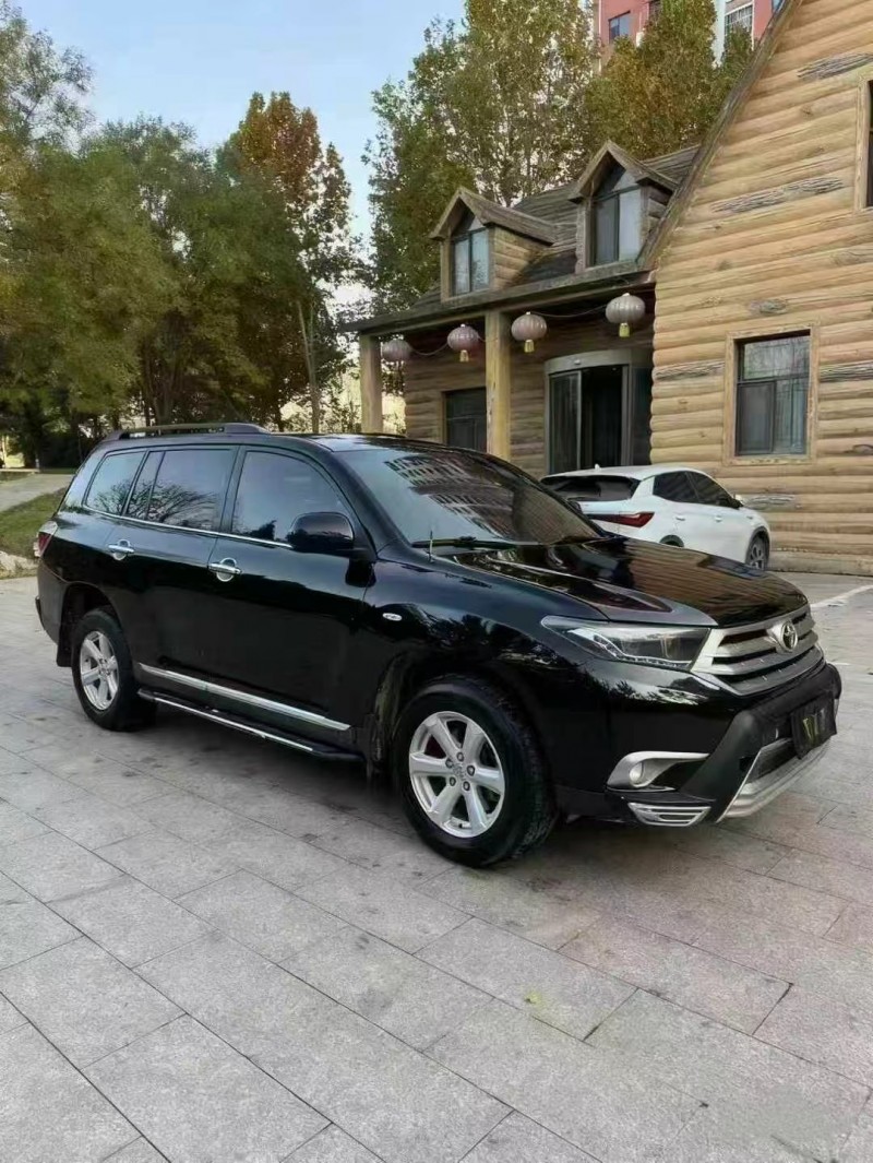 邢台13年丰田汉兰达3