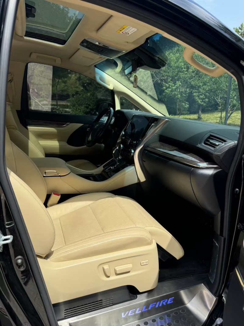 邢台21年丰田威尔法8