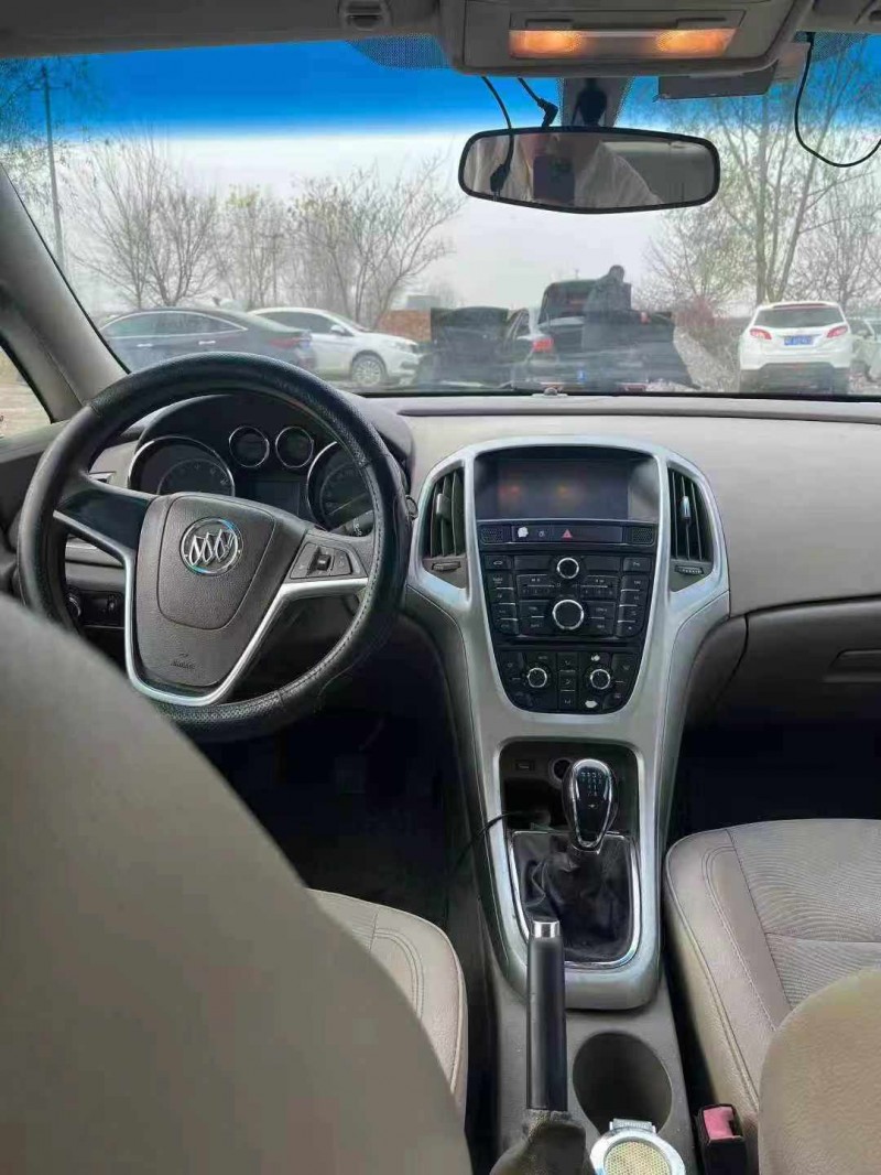 保定13年别克英朗4