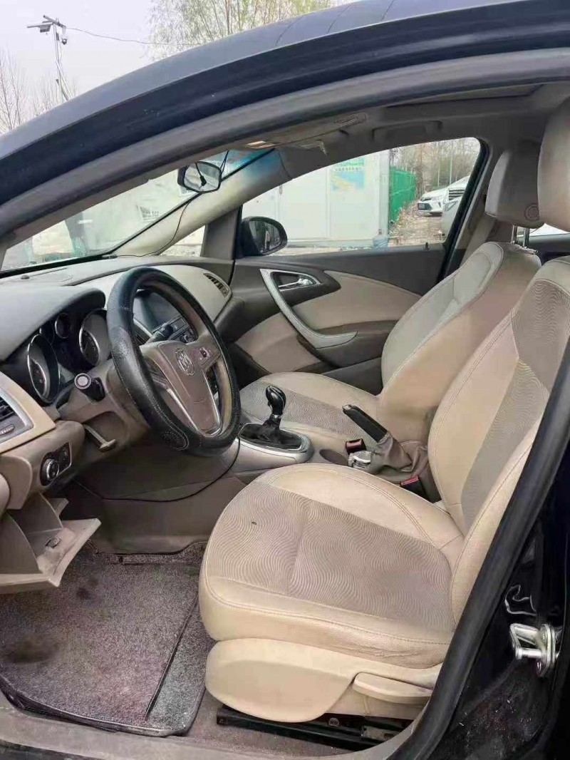 保定13年别克英朗6