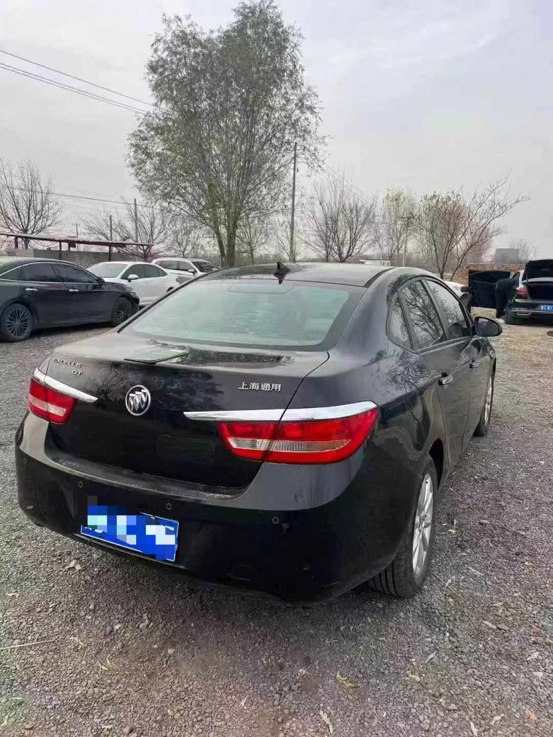 保定13年别克英朗7