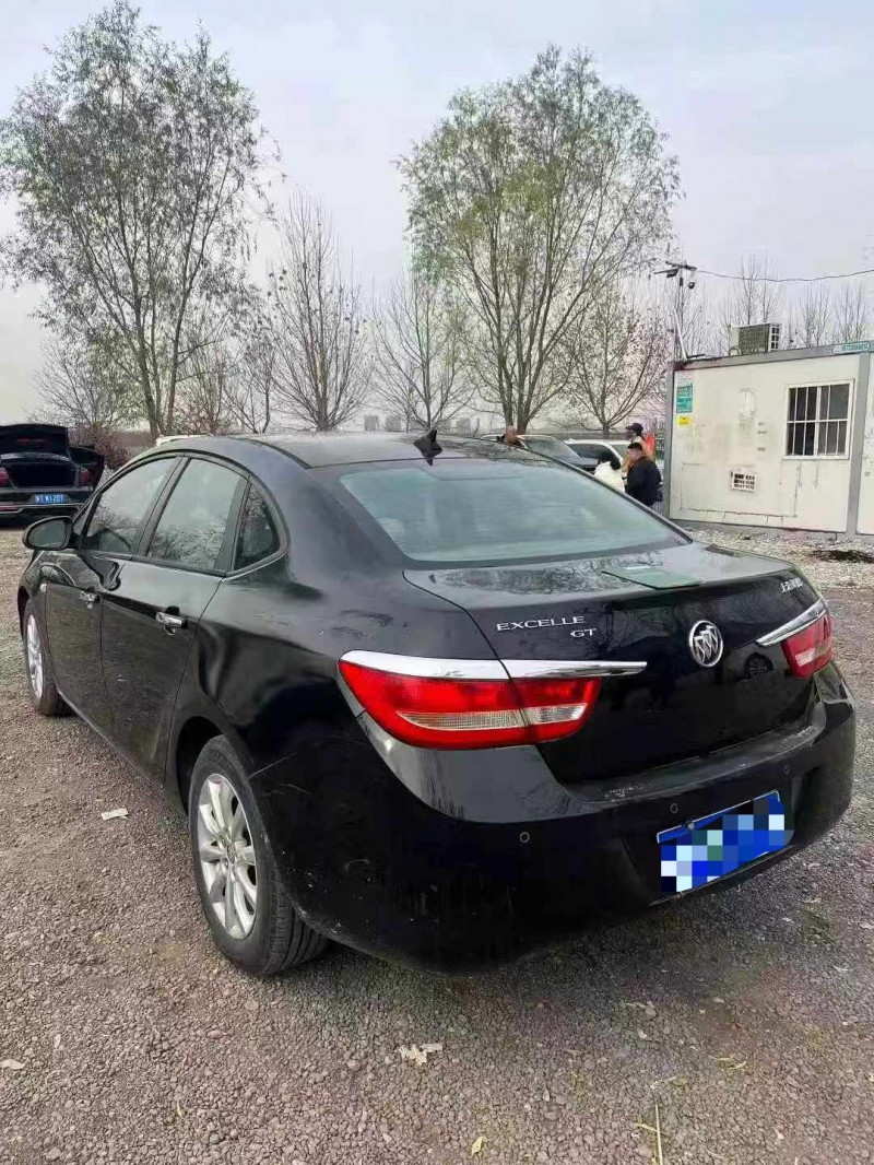 保定13年别克英朗8