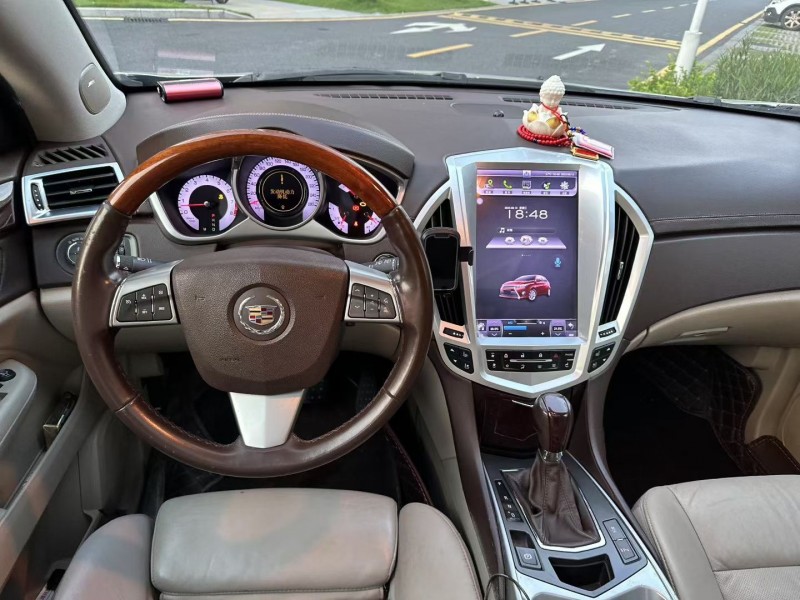 广州10年凯迪拉克SRX8