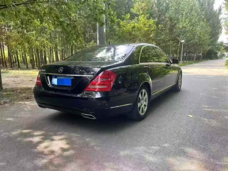 东营13年奔驰S8