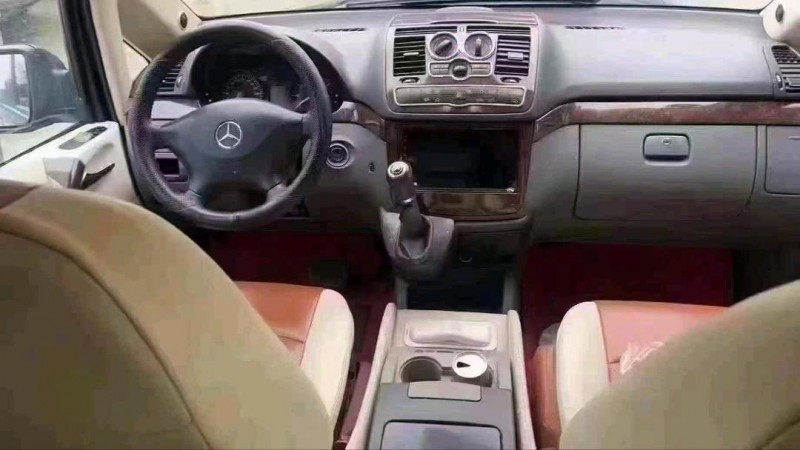 重庆13年奔驰威霆6