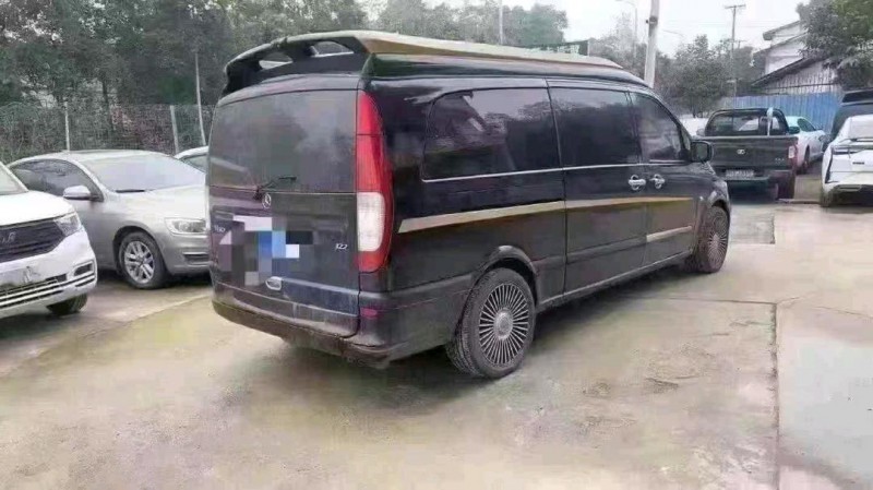 重庆13年奔驰威霆7