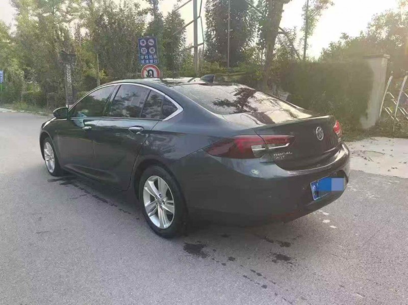 潍坊20年别克君威8