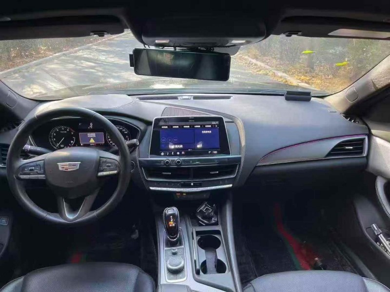 济宁21年凯迪拉克CT55