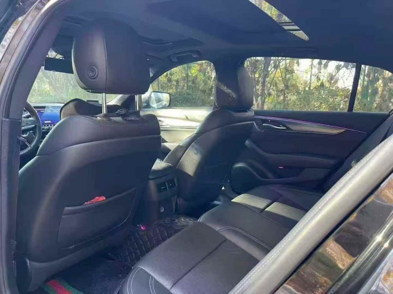 济宁21年凯迪拉克CT56