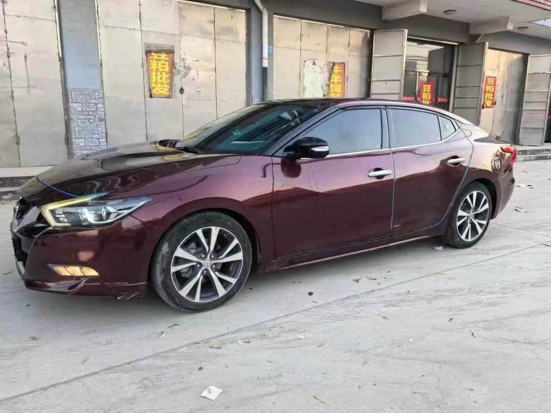 保定16年日产西玛2