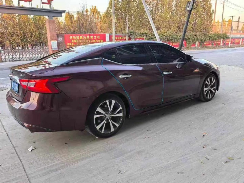 保定16年日产西玛5