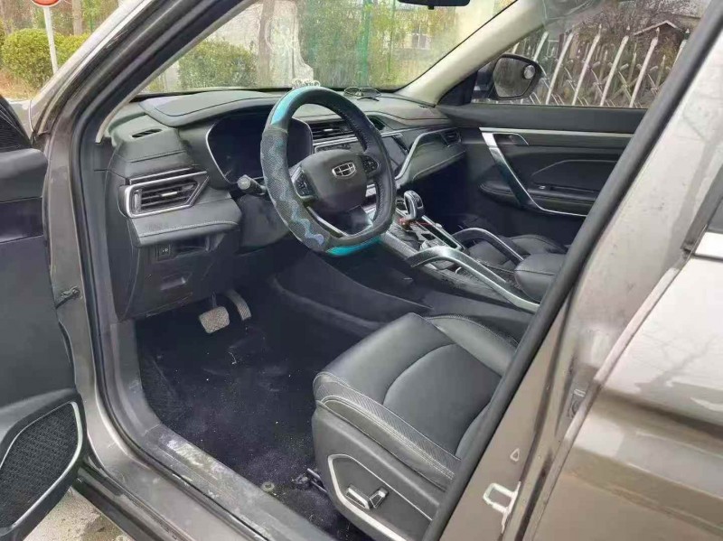 枣庄21年吉利博越5