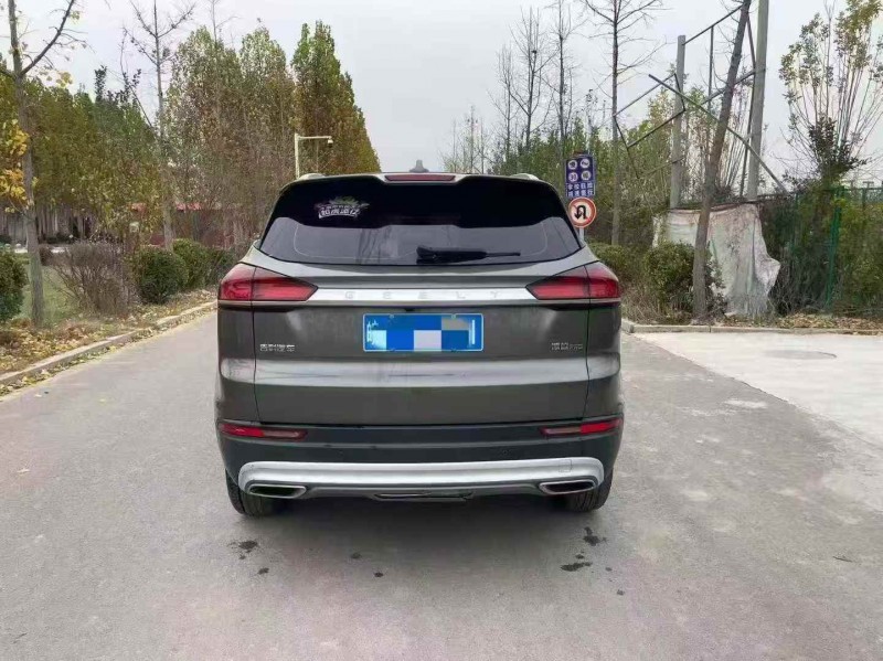 枣庄21年吉利博越9