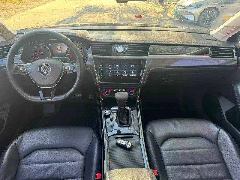 保定20年大众辉昂5