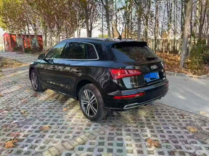 济宁21年奥迪Q57