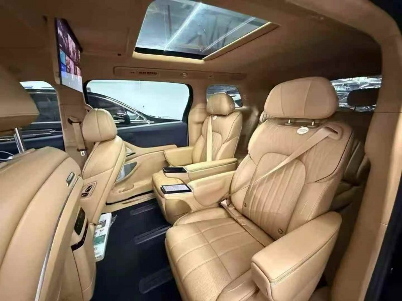 珠海25年岚图汽车梦想家7