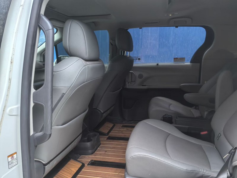 潍坊23年丰田塞纳6