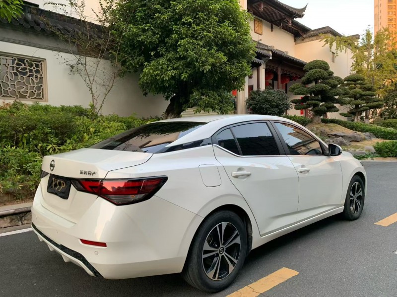 深圳21年日产轩逸3