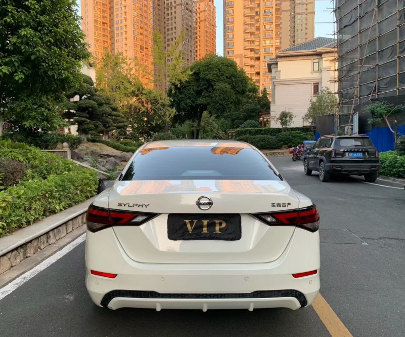 深圳21年日产轩逸4