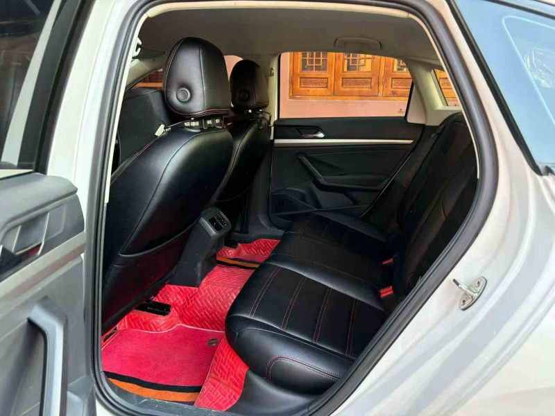 重庆19年大众朗逸4