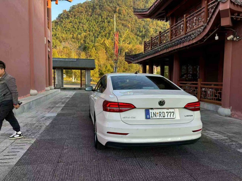 重庆19年大众朗逸8