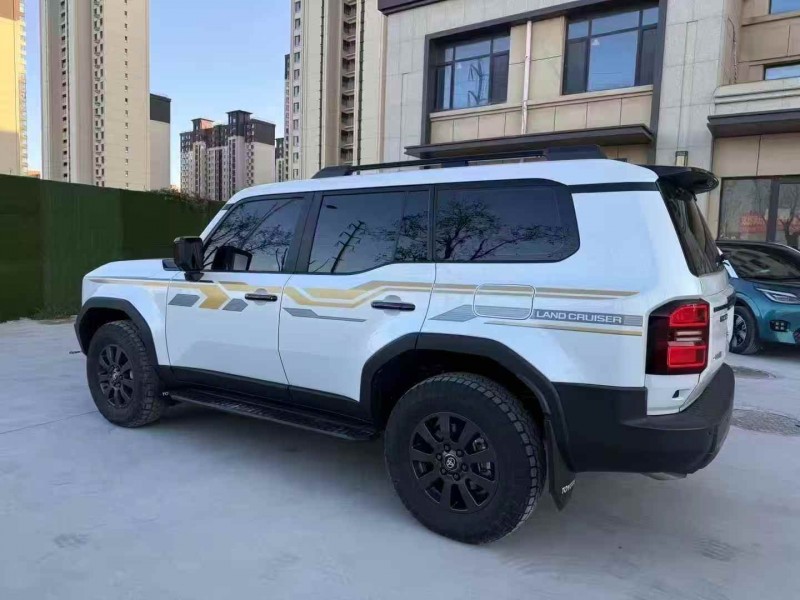 唐山25年丰田普拉多7