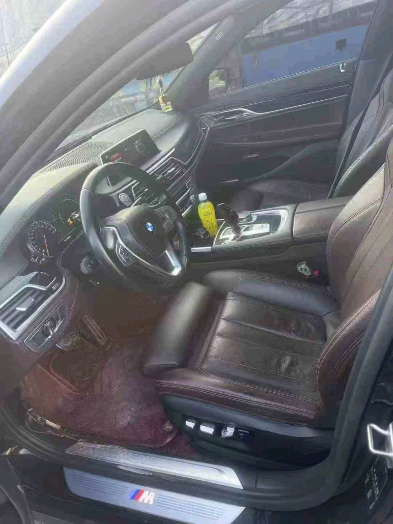 重庆18年宝马7系7