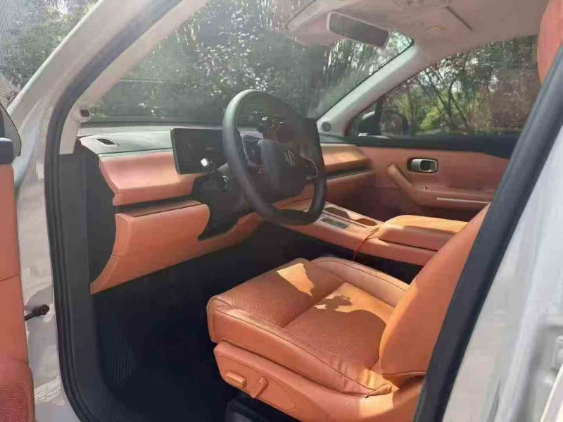 珠海24年零跑汽车C106