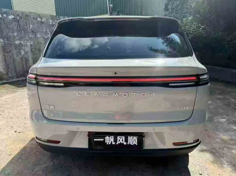 珠海24年零跑汽车C109